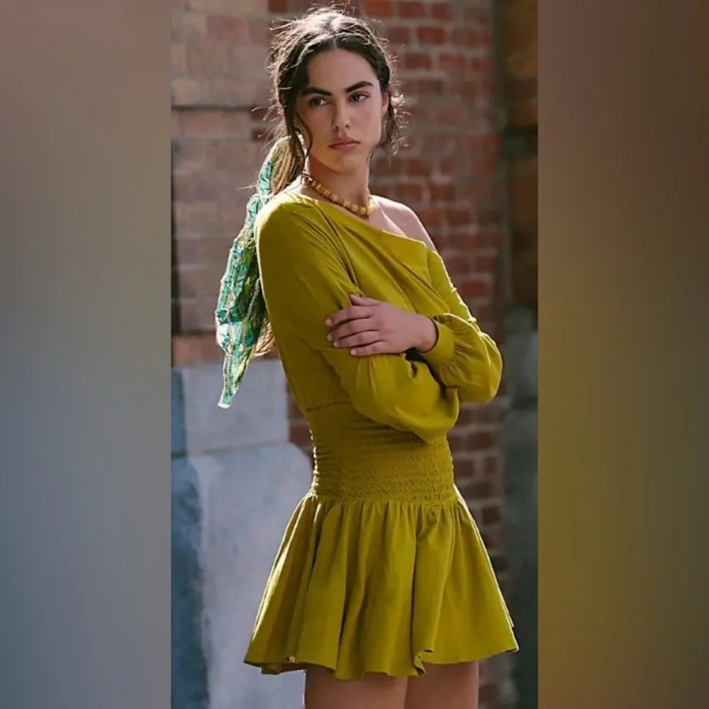 Free People Long-Sleeve Mini Dress/Mustard/Off-Shoulder (most loved mini) - M